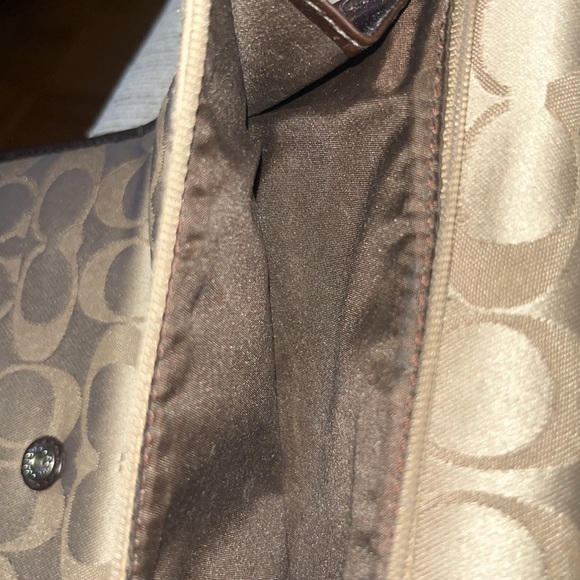 Coach - Picture 10 of 10